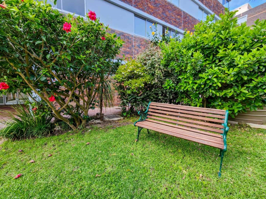 To Let 2 Bedroom Property for Rent in Sea Point Western Cape